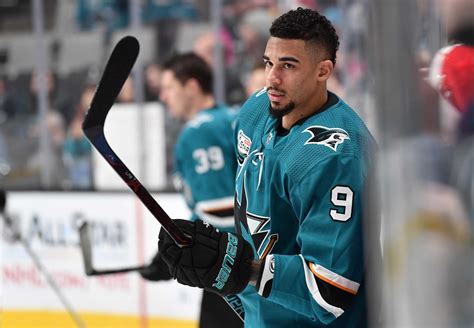 His father, perry, was a mature boxer, and he also played hockey while his mother sheri played. Evander Kane Family / Evander Kane Agrees To New Deal With ...