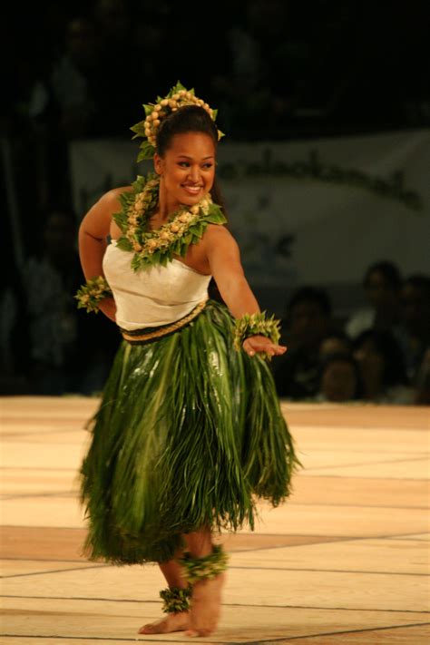 Hula Auana Miss Aloha Hula 2010 Second Runner Up Merrie Monarch Hawaiian Dancers Hawaiian