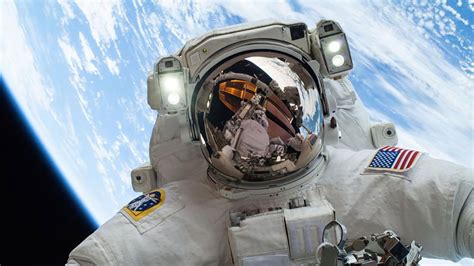 Los 11 Mejores Selfies De Astronautas Caminando En El Espacio Exterior Fotos Telemundo