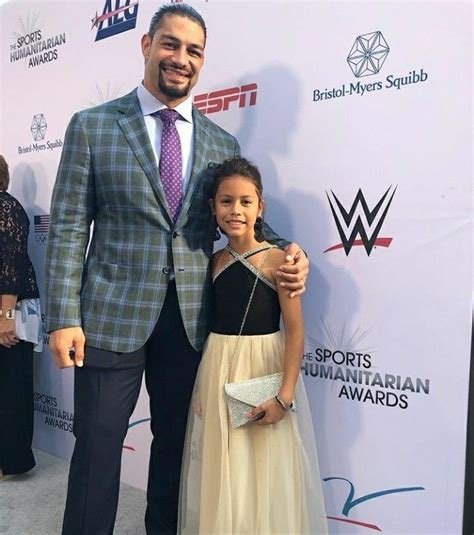 Roman Reigns And His Daughter Jojo At Sports Humanitarian Awards Roman Reigns Daughter Roman