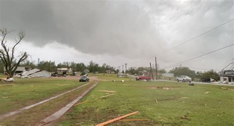 Two Killed As Tornadoes Rip Through Central Oklahoma Ibtimes