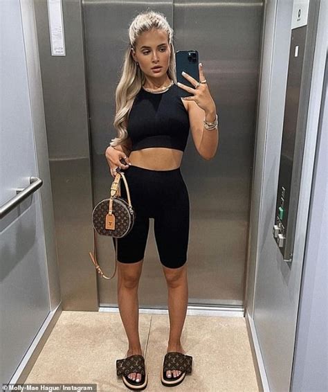 Love Island Star Molly Mae Hague Shows Off Toned Stomach In Matching
