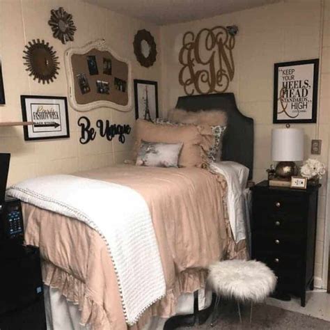 Preppy Dorm Room Inspo Morganlbruns In 2020 Bedroom Makeover