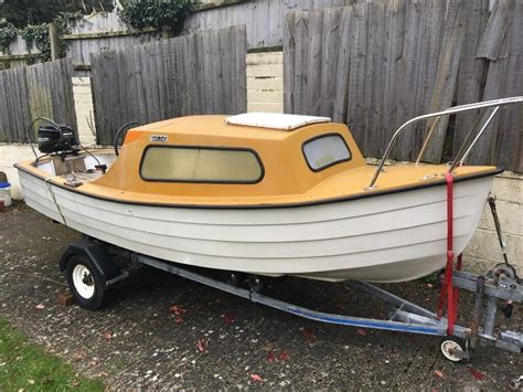 14 Foot Dayboatfishing Boat With 15hp 2 Stroke And Trailer Included