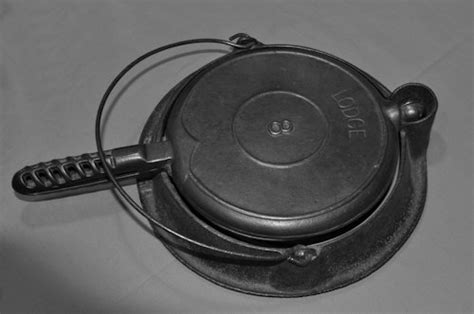Waffle Irons The Cast Iron Collector Information For The Vintage
