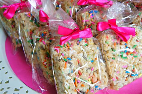 Make special christmas treats for kids, or ask them to make healthy holiday treats with you. Gezonde traktaties kinderen - ministijl