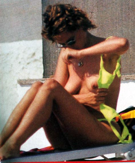 These 42 Nude Simona Ventura Pictures Stunned Her Fans Leaked Diaries