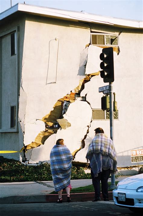 Photos A Look Back At The 1994 Northridge Earthquake On 24th Anniversary