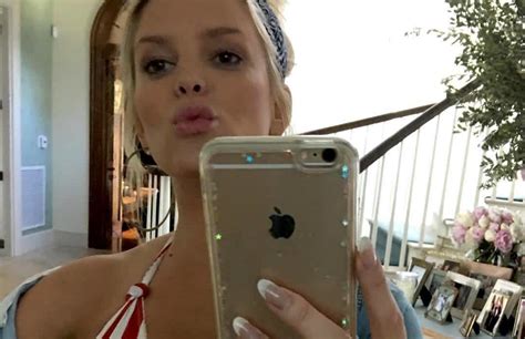 22 unapologetically sexy selfies from celeb moms we love