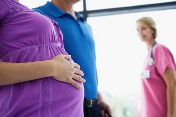 Keputihan tanda hamil 1 minggu memiliki ciri dan warna yang khas seperti susu, cairan keputihan nya tidak encer. Tips Hamil : Tanda Bersalin Semakin Hampir - Bidadari.My