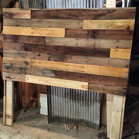 How To Build Your Own Pallet Wood Headboard In A Few Simple Steps