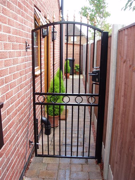 Get A Custom Made Wrought Iron Gate In Nottingham