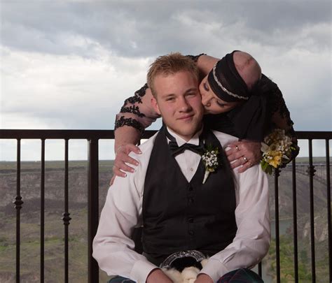 Idaho Teen Takes Terminally Ill Mom To Prom