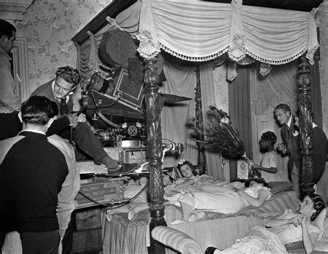 37 Rarely Seen Behind The Scenes Photos From The Making Of Classic Film