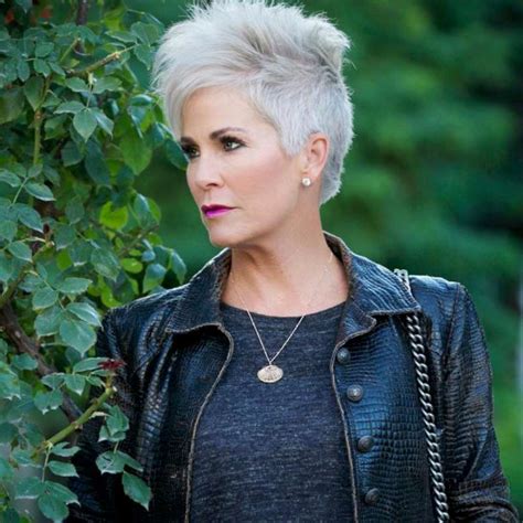 Princess diana's short full cut or barbara streisand's chic, long baby trend. 16 Gray Short Hairstyles and Haircuts For Women 2017 ...