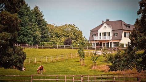Farmhouse Style Home Design Guide Newhomesource