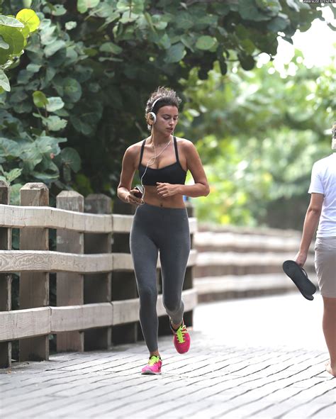 Irina Shayk Babe Candids Beautiful High Resolution Jogging Celebrity Posing Hot