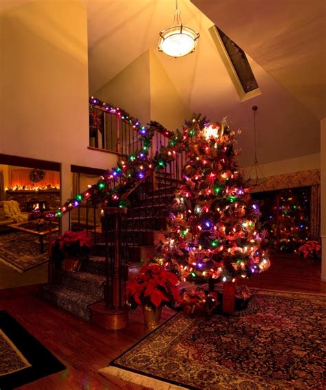 Modern home decorations fashion golden black woman portrait bedroom decor. Last Minute Hallway Decorating Tips for Christmas