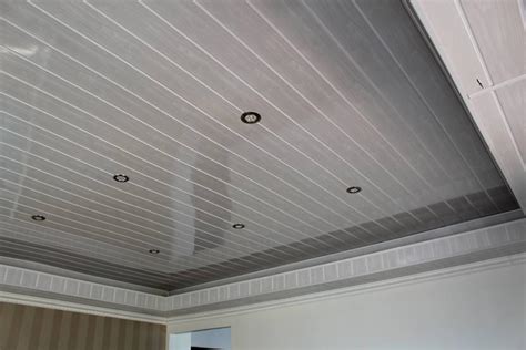 Keawetan ini disebabkan karena plafon pvc memiliki kandungan polymer isosianat yang tidak akan terurai atau lapuk. 25 Model Gambar Plafon PVC Untuk Rumah Tinggal - Plafon ...
