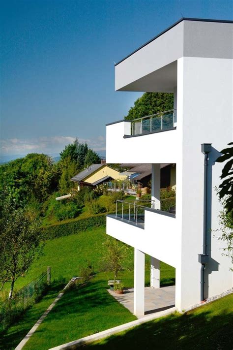 Wenn man sich die angebote von bauunternehmungen betrachtet, dann sieht man sich dort mit begriffen wie ausbauhaus oder. Schlüsselfertiges Haus | House styles, Mansions, House