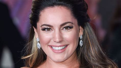 Kelly Brook Shows Off Her Hourglass Figure In Perfect £22 Tesco Jeans
