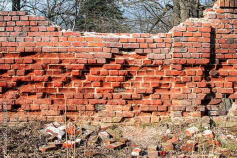 Spalling Bricks Crumbling Old Brick Wall Stock Foto Adobe Stock