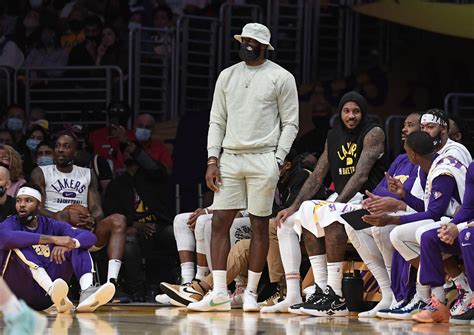 During The Phoenix Suns Loss Lakers Lebron James Made Sure To Put Cameron Payne In His Place