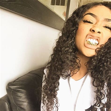 🤑 Girls With Grills Girl Grillz Dental Curly Hair Styles Natural