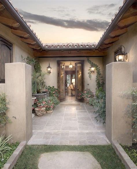Image Result For Small Spanish Courtyard Gardens Front Yard In 2019