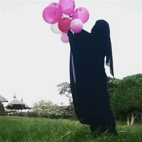 Pin By Sarah Hashim On Niqab Niqab Niqab Fashion Muslimah Fashion Outfits