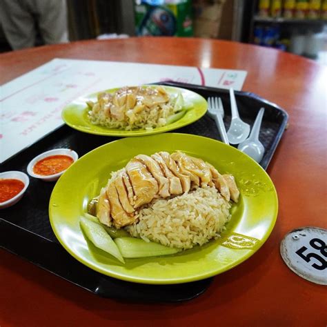 Tian Tian Hainanese Chicken Rice Singapore A Michelin Guide Restaurant