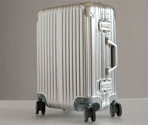 Md Bespoke Stainless Steel Suitcase575