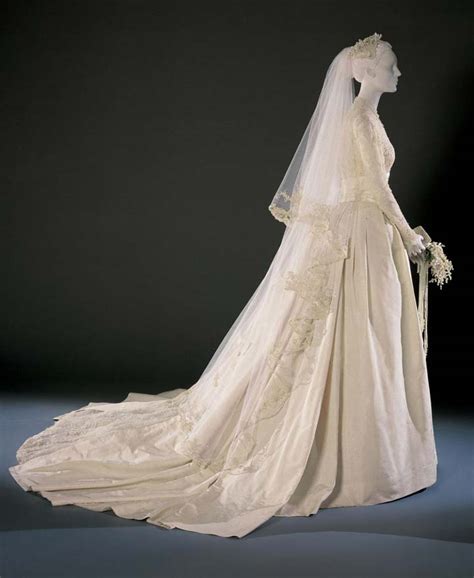 We did not find results for: Iconic wedding dresses: Grace Kelly | The Wedding Secret Magazine