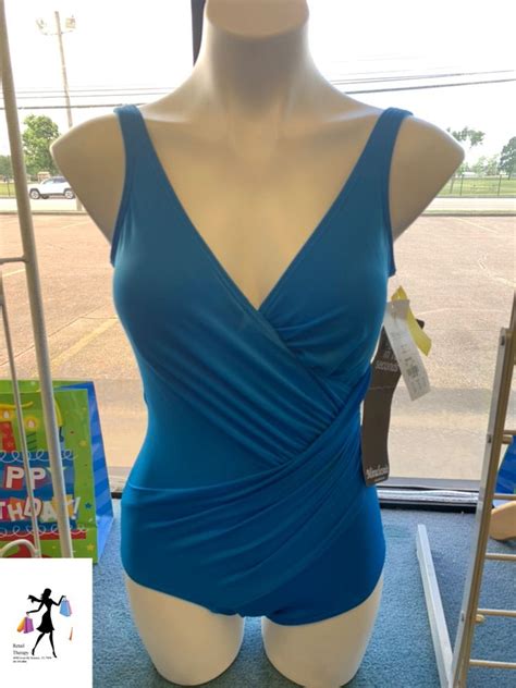 Miraclesuit Swimsuit Nwt Sz 10 4999 Retails For 15600 Fashion