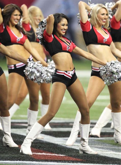 27 Photos Of The Beautiful NFL Cheerleading Squads Atlanta Falcons