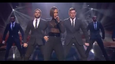 Watch Alicia Keys Performs A New Day Girl On Fire At Mtv Emas