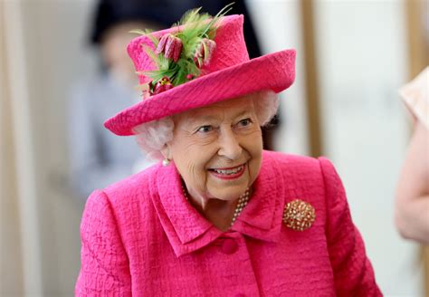 Does Queen Elizabeth Have A Cell Phone Popsugar Celebrity