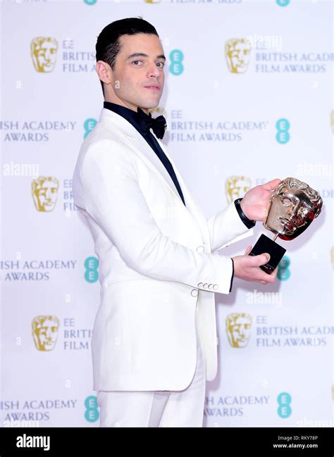rami malek with his best actor in a leading role for bohemian rhapsody in the press room at the