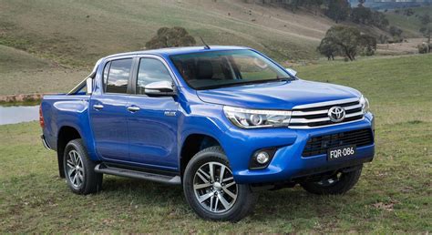 2016 Toyota Hilux Officially Unveiled