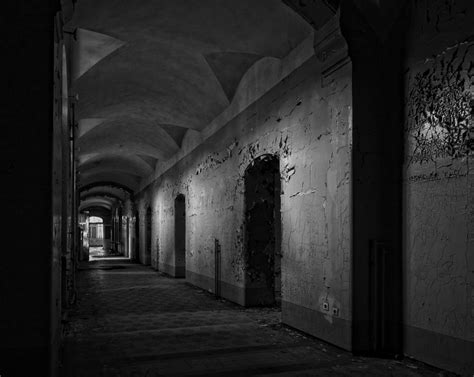 The Long Dark Corridor Foto And Bild Architektur Lost Places Marodes