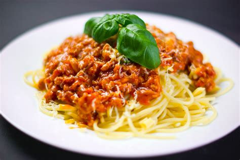 Spaghetti On White Plate · Free Stock Photo