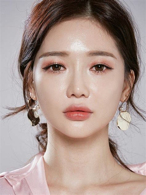 Pin By Mivivog🧸 On Makeup Korean Makeup Look Editorial Makeup Asian Makeup