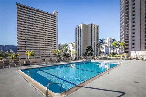 Aston At The Waikiki Banyan Pool Pictures And Reviews Tripadvisor