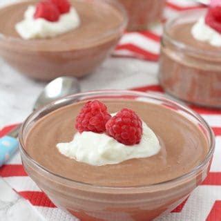 Greek yogurt chocolate mousse ❤ decadent, smooth, chocolately pure indulgence…yet, so easy! Greek Yogurt Chocolate Mousse - My Fussy Eater | Easy Kids ...