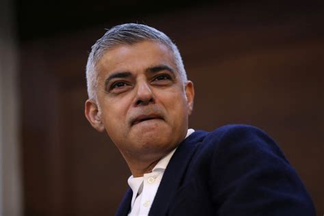 710,882 likes · 26,121 talking about this. Sadiq Khan compares Donald Trump to Isis: 'The president ...