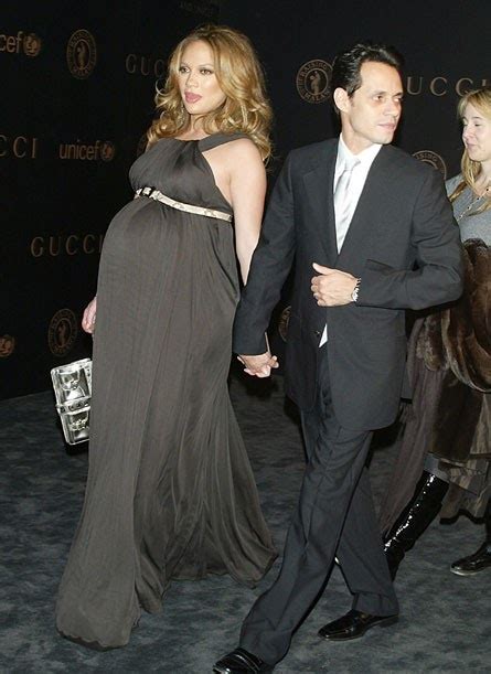 Just Gossipin Jennifer Lopez Pregnant With Twins Jennifer Lopez Huge