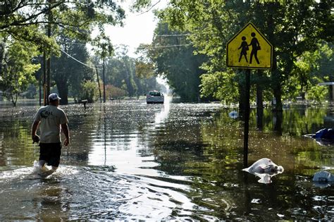 At Least 11 Killed 40000 Homes Damaged By Historic Louisiana Flooding