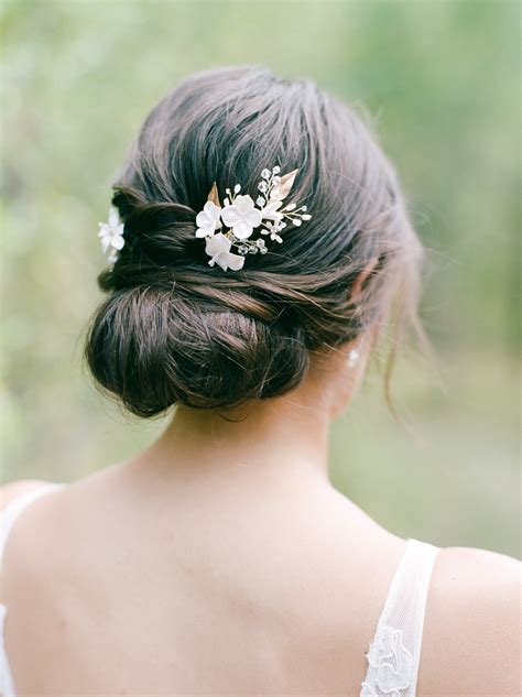 55 Simple Wedding Hairstyles That Prove Less Is More Martha Stewart