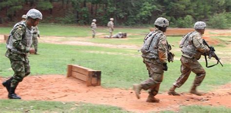 Army South Hosts Colombian Sergeants Major Visit To Us Army Drill