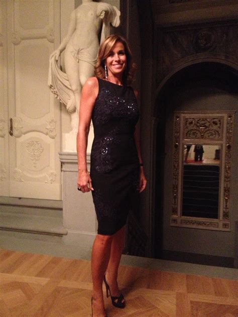 La sua pazienza è stata ripagata propio dal fatto che, come ha annunciato lei stessa tramite un post instagram, presto tornerà sul piccolo schermo ad allietare i telespettatori con qualcosa di nuovo. Cristina Parodi on Twitter: "Questo era il look Blumarine ...